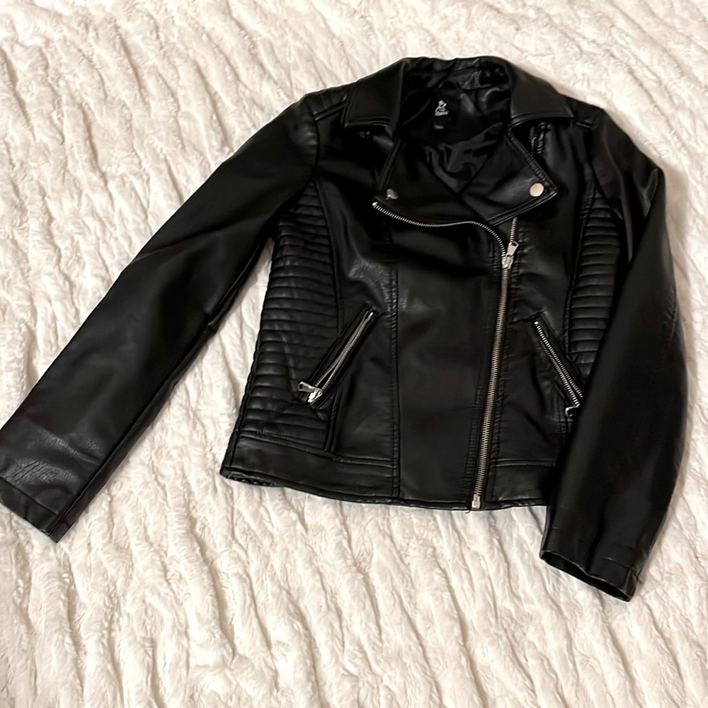 Art Class faux leather moto jacket EUC